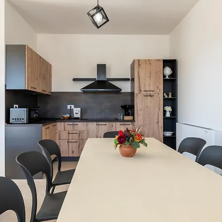 Helianthus Villa *